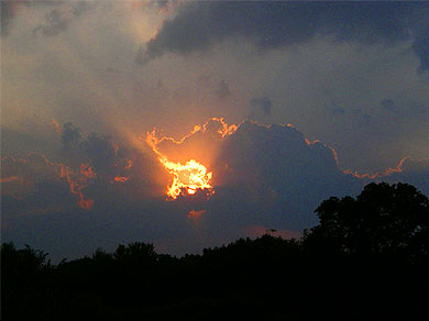 A very nice cloudy sunset, and it did not rain on us