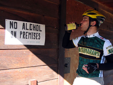 A friendly reminder, “No Alchol”